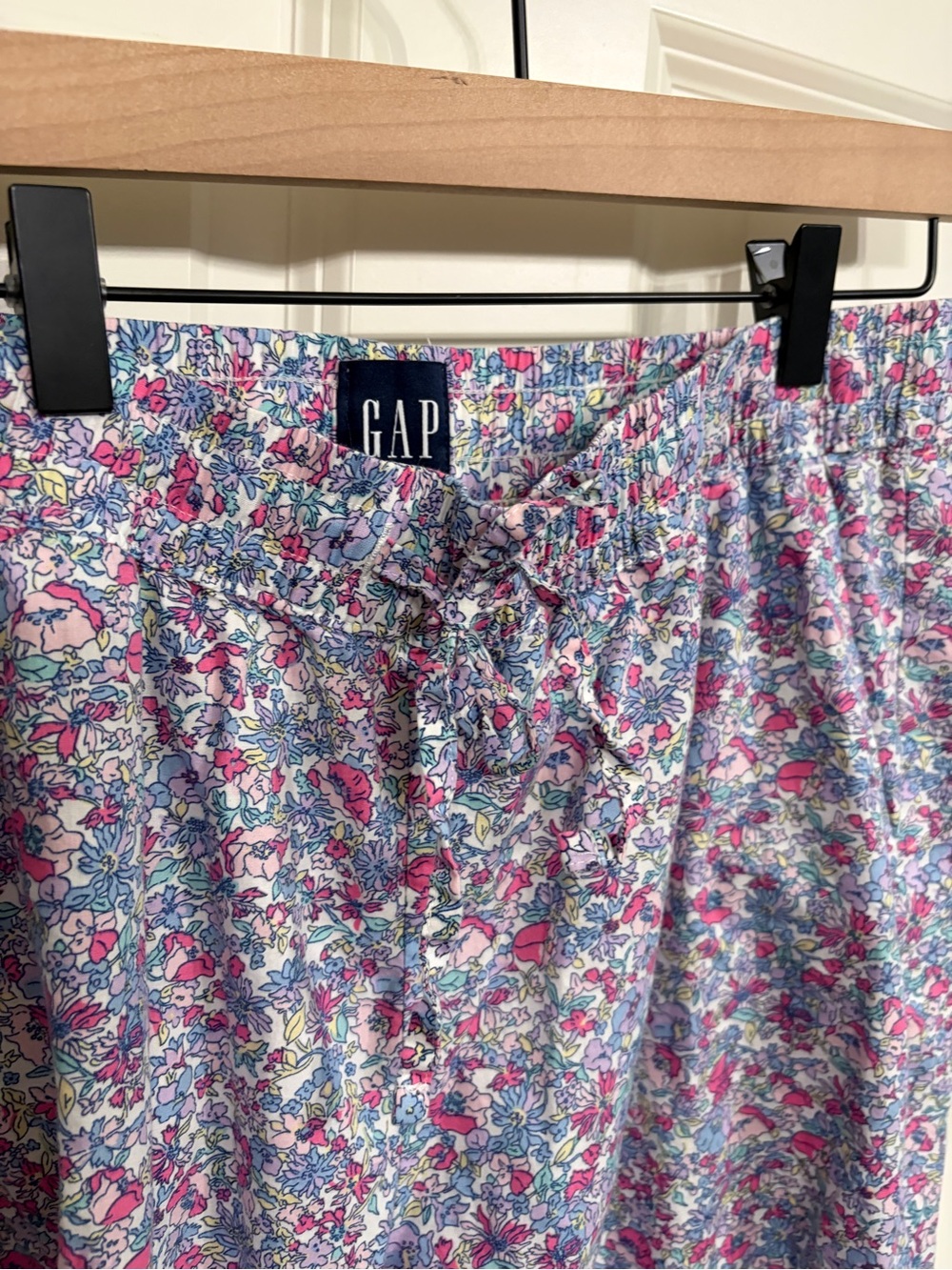Like new Gap size L Women's floral lounge/sleep pants. Purple and pink. Cotton - Picture 2 of 9